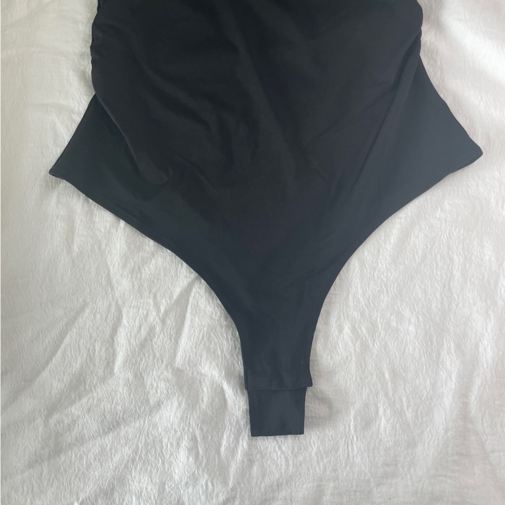 H&M Asymmetrical off-the-shoulder bodysuit - Picture 10 of 16